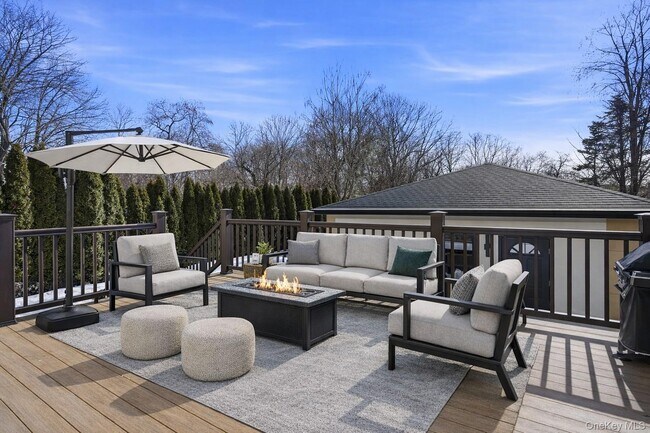 Building Photo - 31 Gedney Way