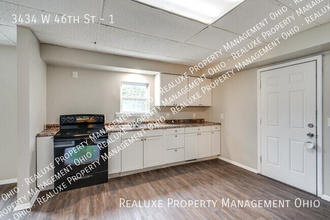 Building Photo - 3434 W 46th St