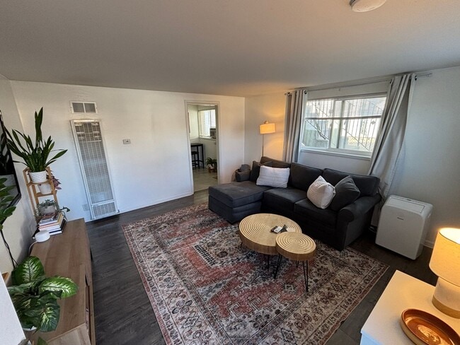 Building Photo - 517 N 900 W