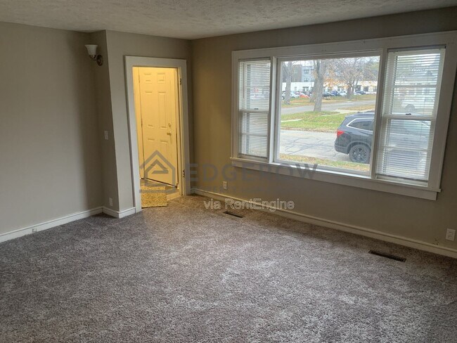 Building Photo - 99 Houston Ave