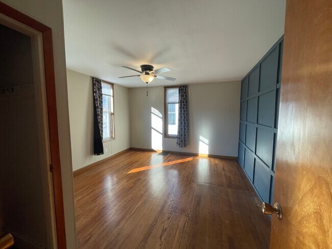 1st Bedroom - 556 E 5th St