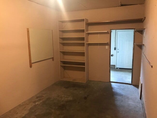 Building Photo - 2 Bedroom Duplex ~ Albany ~ Pet Friendly
