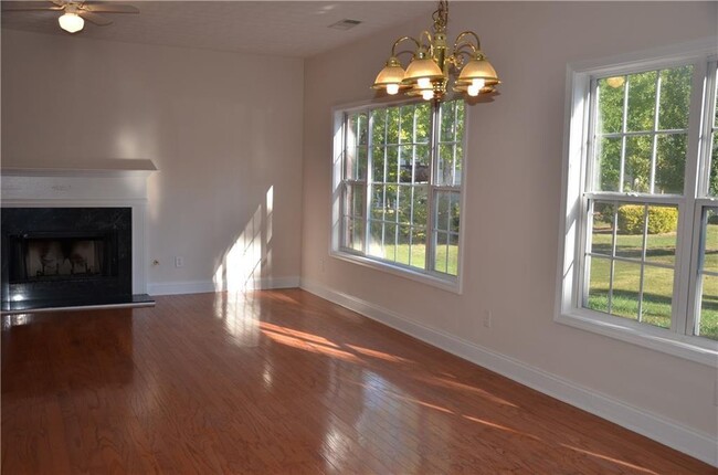 Building Photo - 1511 Hampton Woods Dr