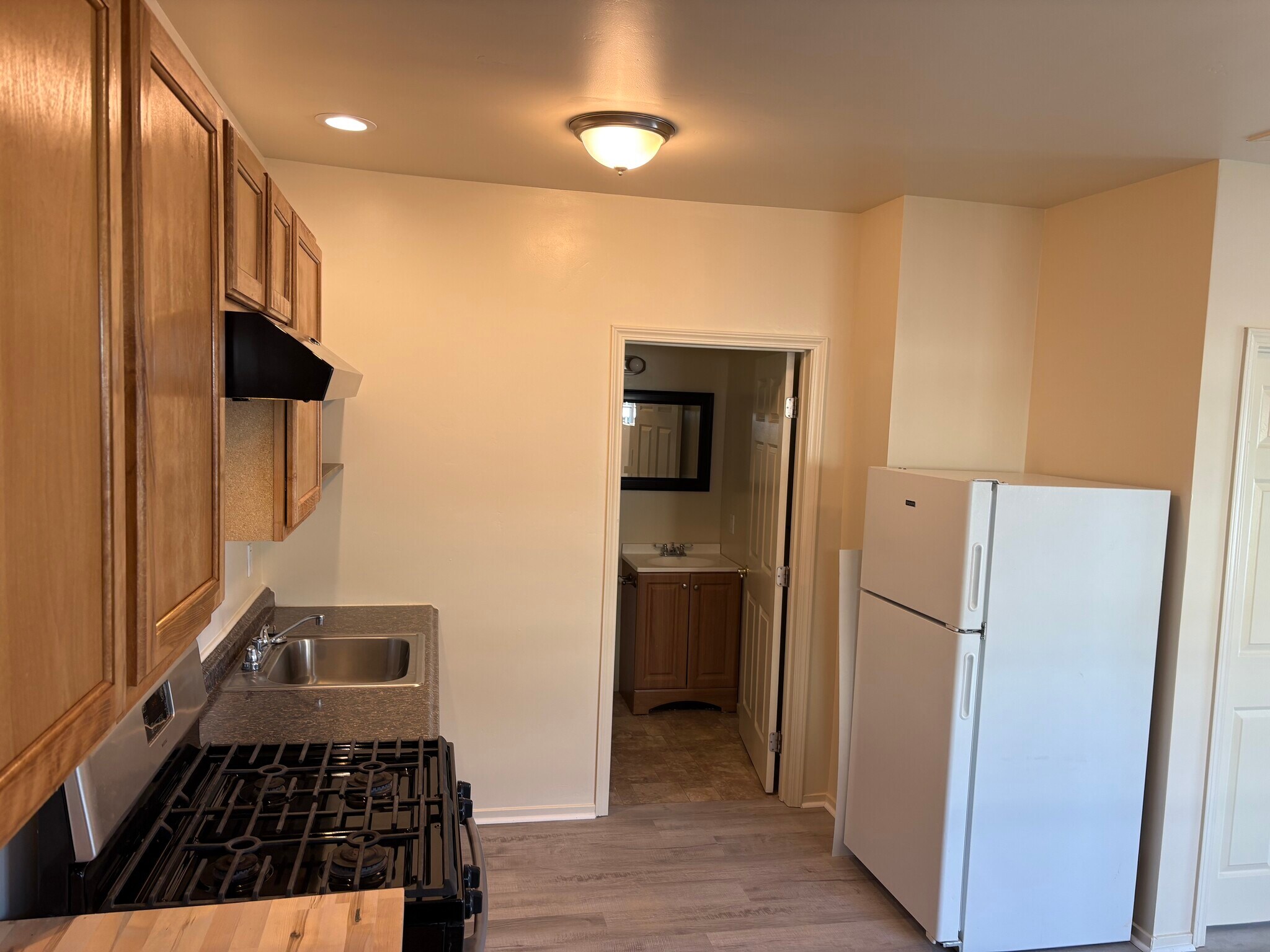 Building Photo - 2020 Tanglewood Dr