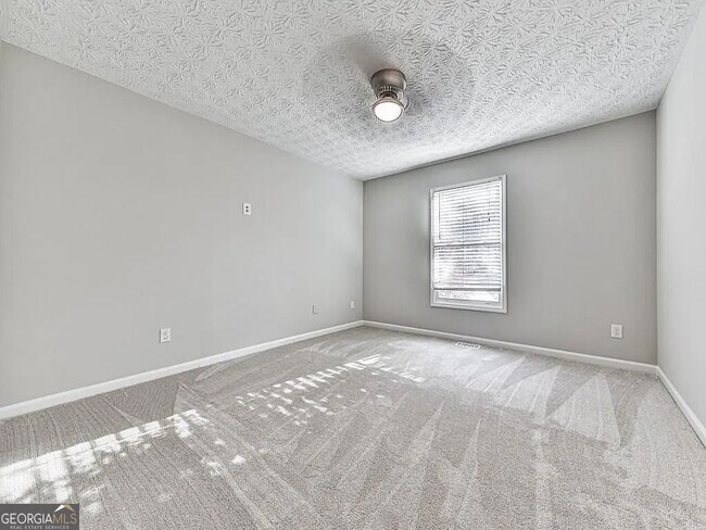 Building Photo - 2189 Chartwell Dr