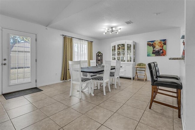 Building Photo - 37 Princeton Ln