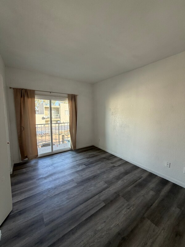 Building Photo - 2833 E Le Marche Ave