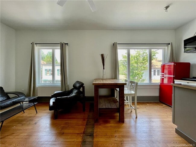 Building Photo - 67 Main St