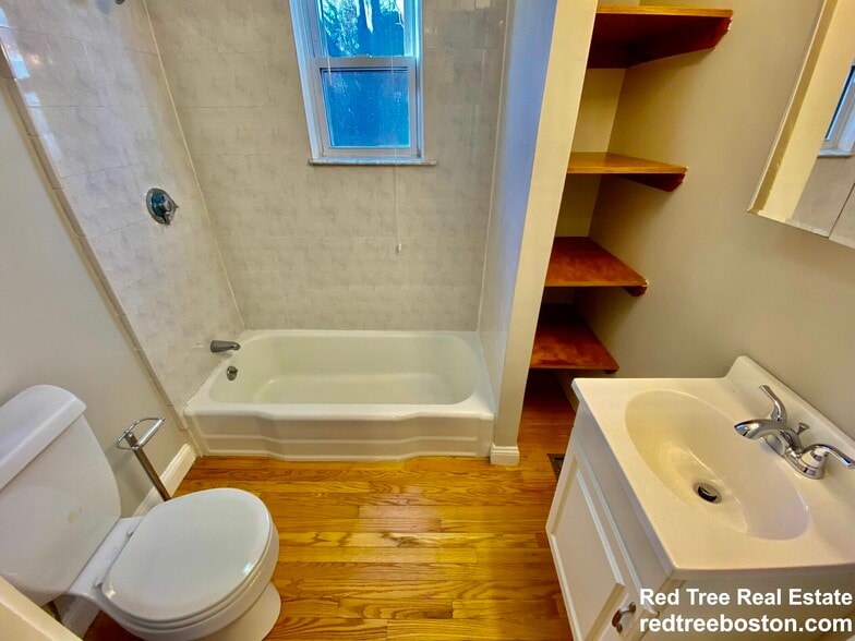 Building Photo - 428 Franklin St