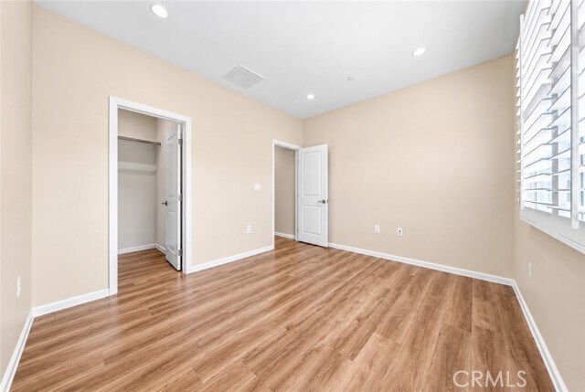 Building Photo - 134 Canvas