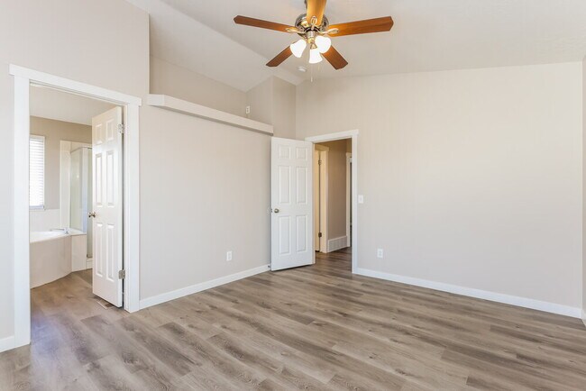 Building Photo - 7332 S Jasper Hill Dr