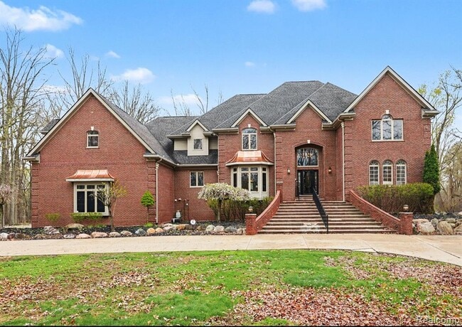 Building Photo - 6986 Montgomery Dr
