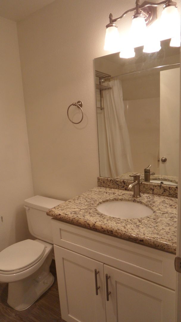Building Photo - 172 Streamwood