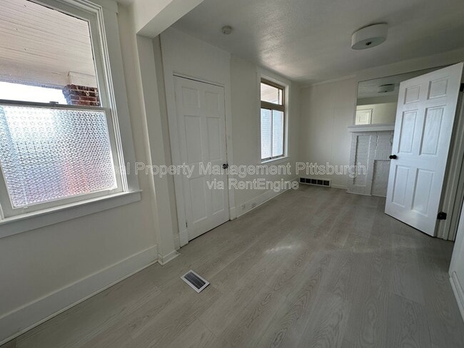 Building Photo - 1611 Westmont Ave