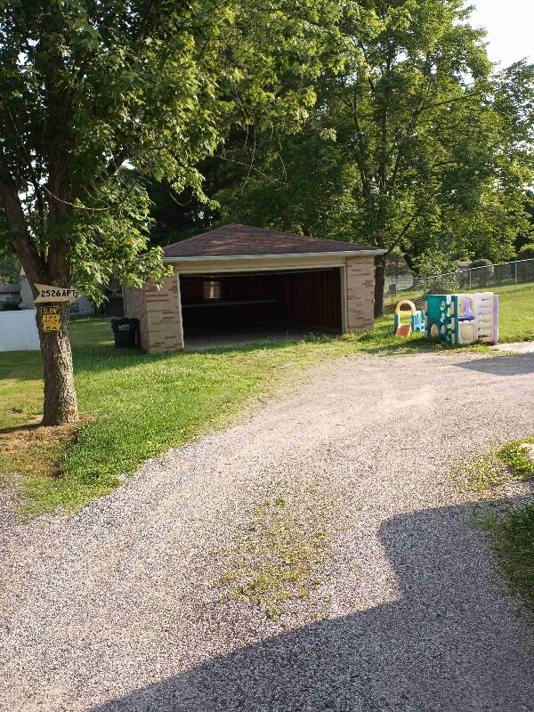 Building Photo - 2526 Poplar Ave NW