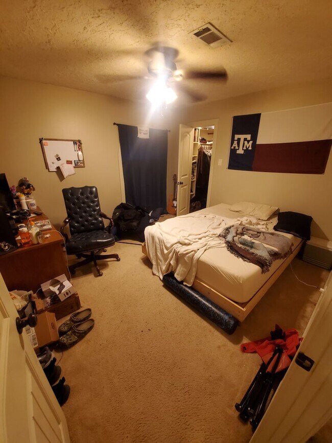 Building Photo - 3/2 in Southwood Valley