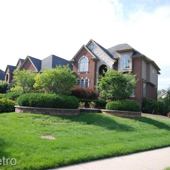 Building Photo - 5121 Parkgate Dr