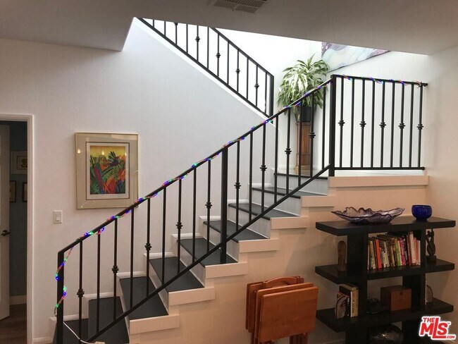 Building Photo - 1076 Orange Grv Ave