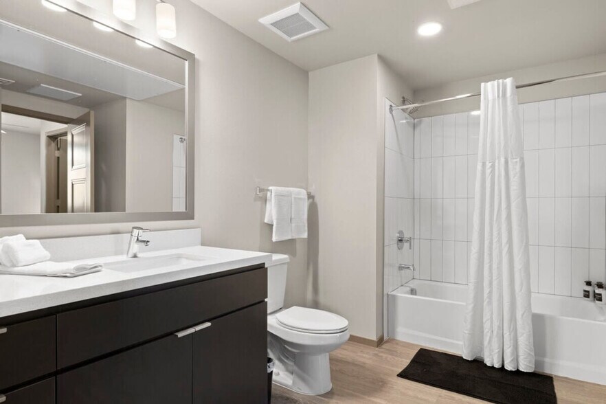 Building Photo - 7200 N 91st Ave