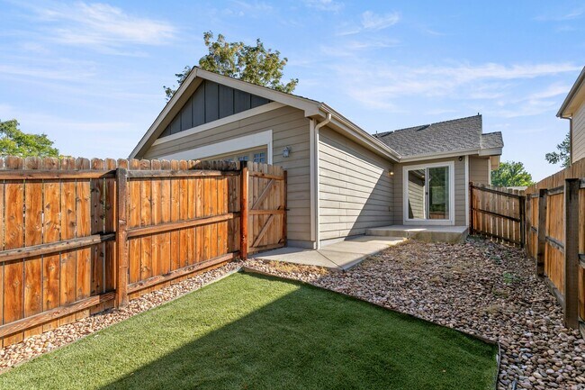 Building Photo - 2235 Sopris Cir