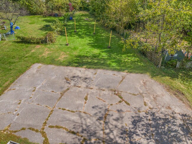 Building Photo - 104 Pleasantview St