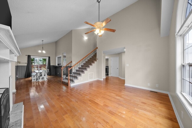 Building Photo - 1333 Abigail Ct