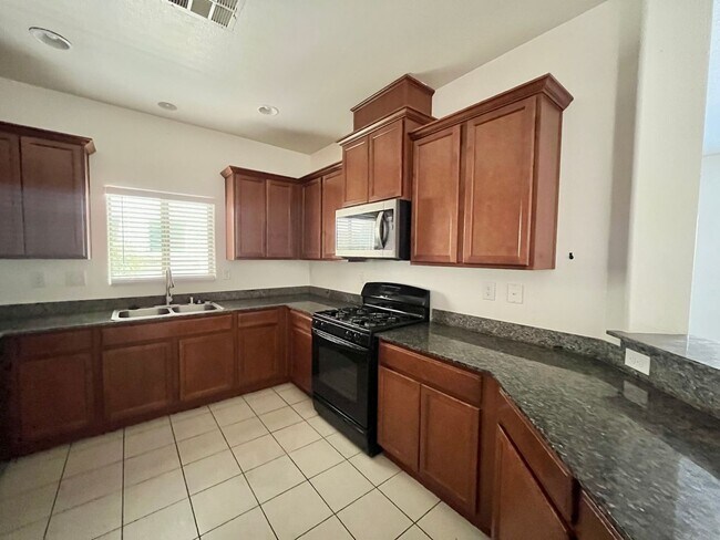 Building Photo - 9493 Alma Ridge Ave