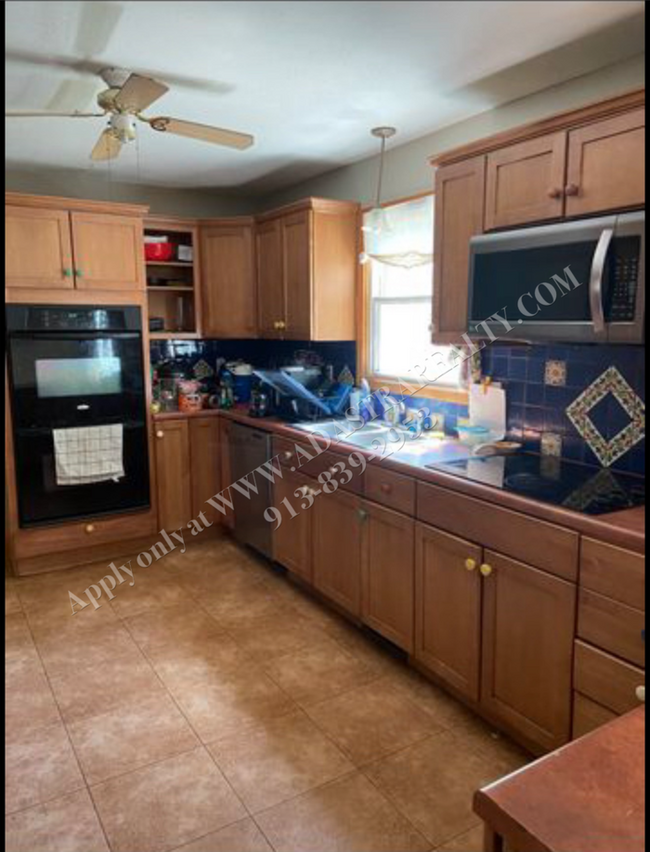 Building Photo - Large Home With Multiple Bedrooms-Coming SOON!!