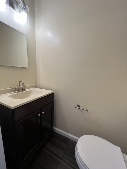 Building Photo - 378 Scott Ln