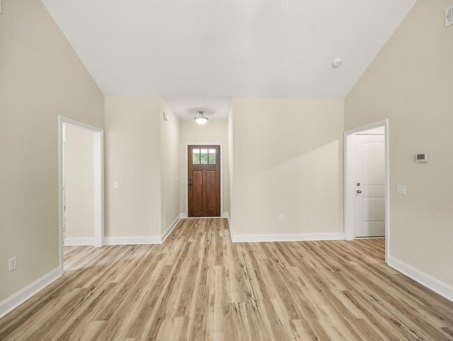 Building Photo - 1002 Oglethorpe Ln