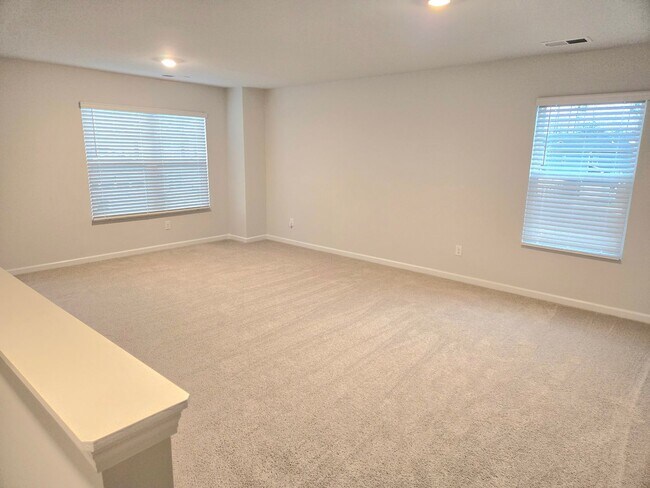 Building Photo - 4828 Southwind Rd