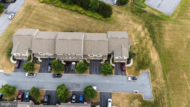 Building Photo - 112 Hawk Ct