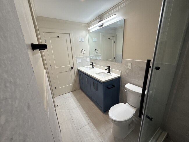 Building Photo - 1073 Hemphill Ave NW