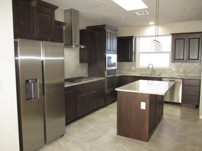 Building Photo - 8750 Sevano Cir NE