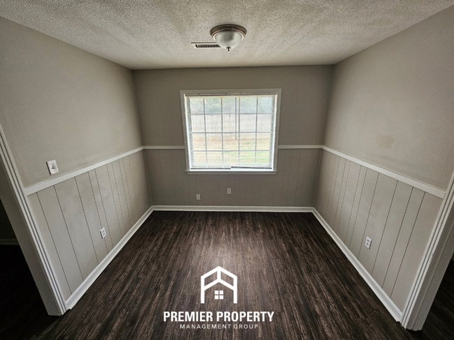 Building Photo - 5368 Heritage Ave