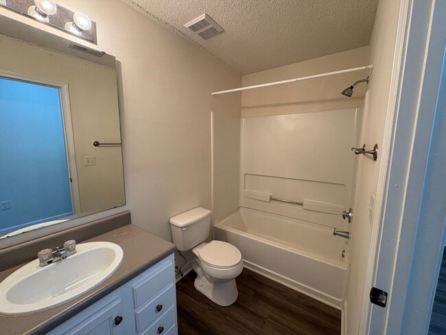 Building Photo - 731 Harts Cove Way