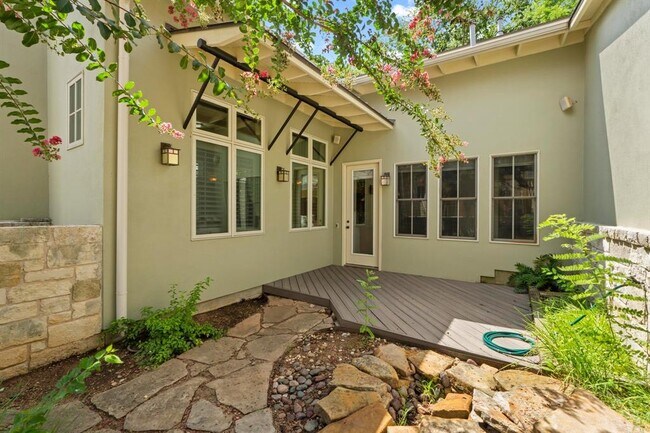 Building Photo - 3810 Ridgelea Dr