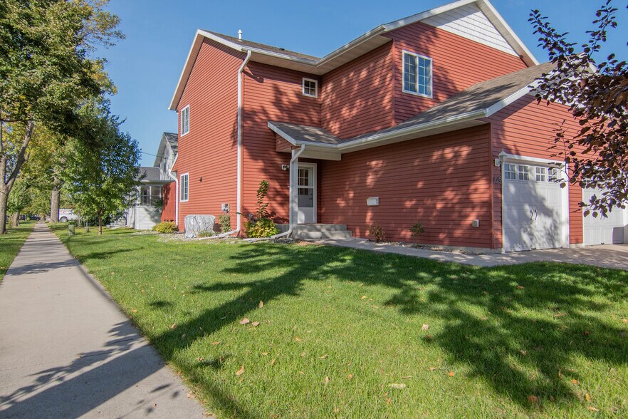 Curb view of corner lot - 129 16th St S