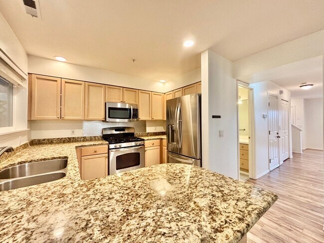 Building Photo - Convenience at Your Doorstep – Townhome for Rent in Newcastle