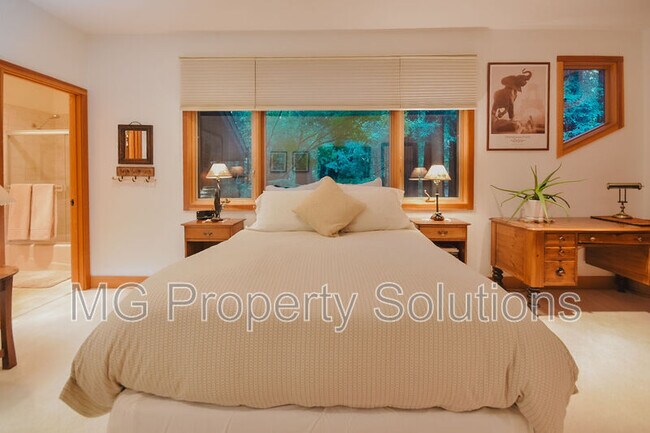 Building Photo - 7079 Lucas Valley Rd