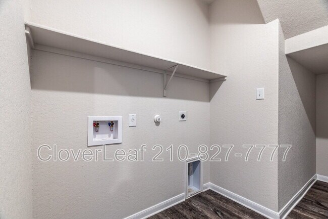 Building Photo - 2126 Silver Maple