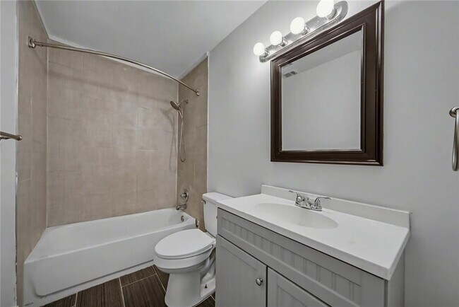 Building Photo - 725 Matilda Pl NW