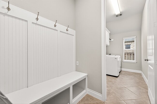 Building Photo - 27128 Allenby Park Dr
