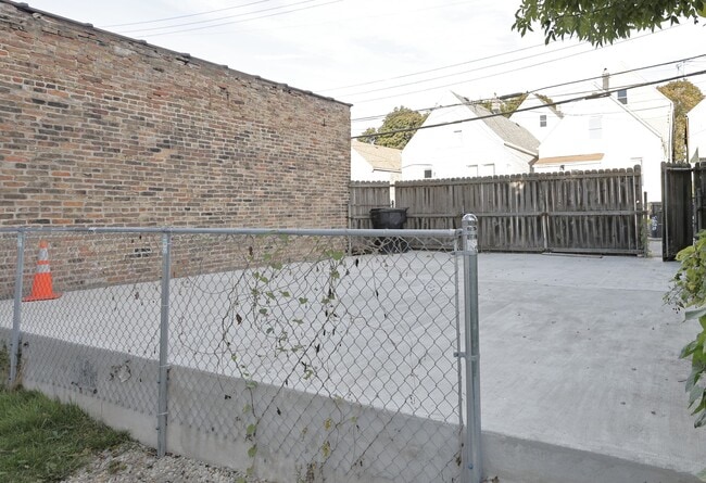 Building Photo - 3621 S Winchester Ave