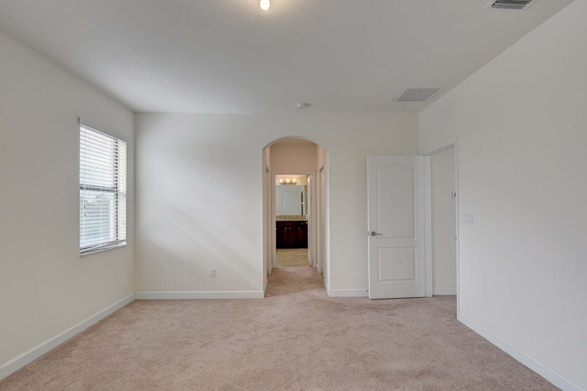 Building Photo - 8834 Willow Cove Ln