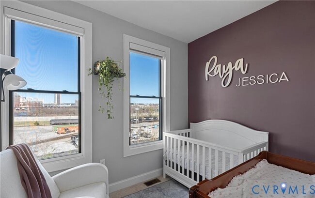 Building Photo - 444 W 6th St