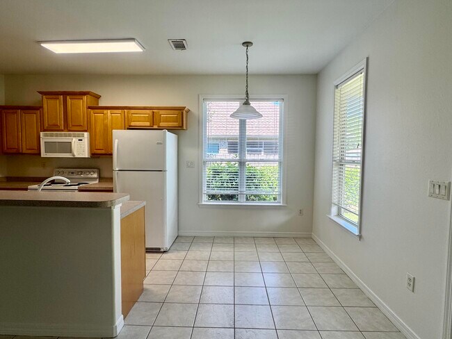 Building Photo - 418 White Heron Dr