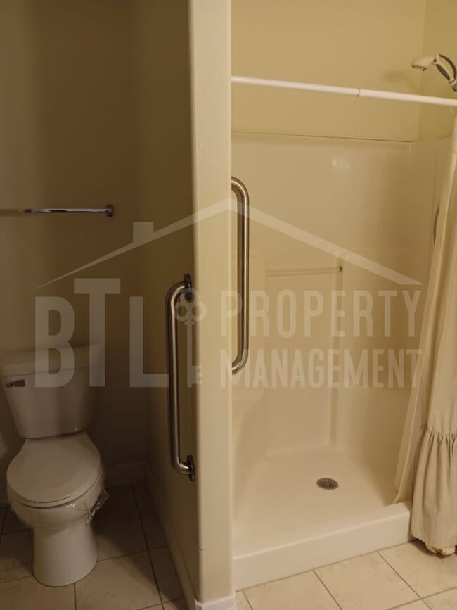 Building Photo - Lovely Condo in Blue Eye, MOVE IN SPECIAL!!!