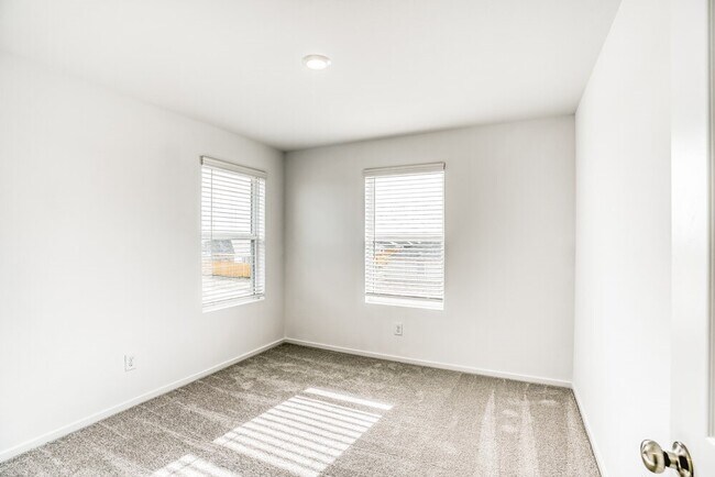 Building Photo - 488 Beechwood Hacienda Dr