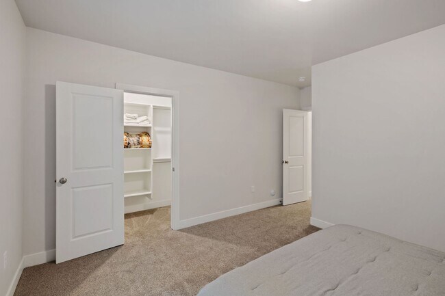 Building Photo - 7862 Danish Pine Ln